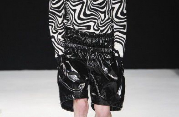 2014春夏男装周：服装不拼接不成活