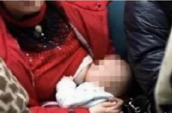 北京地铁哺乳女子：只有为人父母才能理解这种尴尬