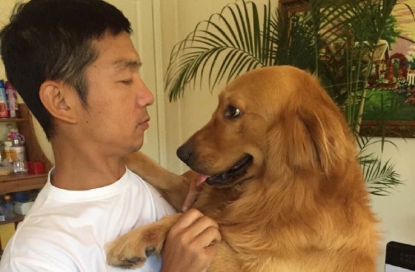 邢佳栋近况如何 旅游晒猫秀狗好不惬意