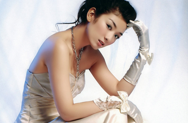 黄奕经历两段失败的婚姻 女儿的陪伴是她最大的宽慰