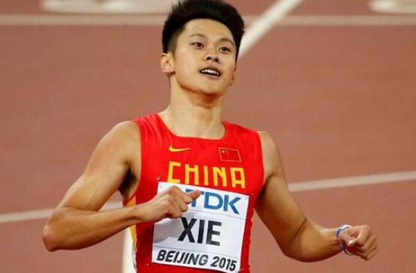 谢震业吃玉米再被调侃 谢震业逗比本色现出新高度
