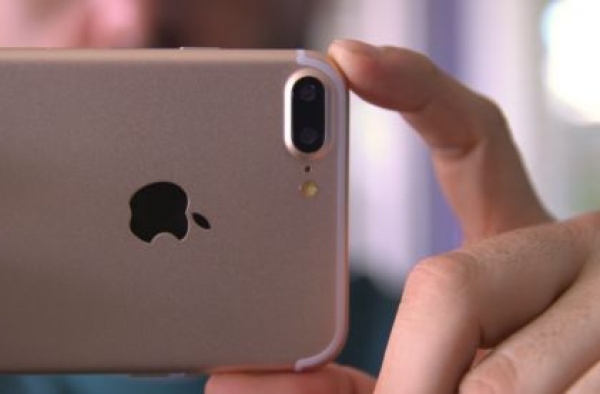 苹果iphone7谍照曝光 摄像头看真的很显眼