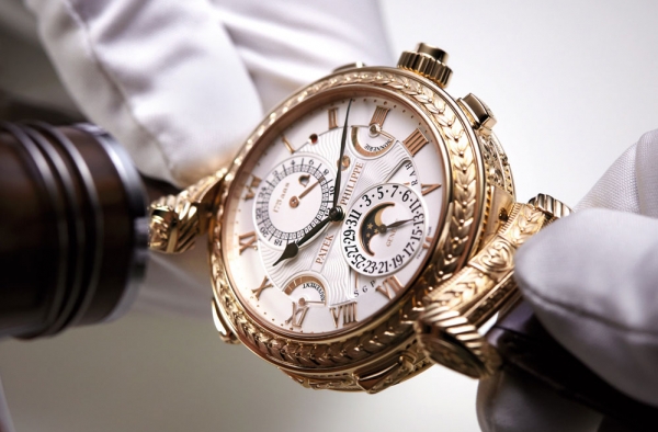 没有人真正拥有百达翡丽Patek Philippe 所以别怪你穷