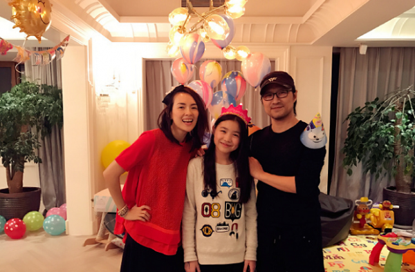 汪峰章子怡为大女儿庆生 葛荟婕隔空送祝福太和谐