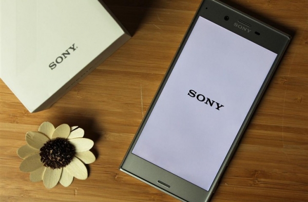 延续Xperia X系列外观风格 索尼Xperia XZ手机评测