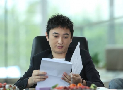 王思聪车库百万豪车似车展 网友：扎心了老铁