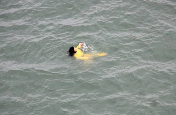 酒后嬉闹女友落水男子见死不救 涉嫌过失致死被刑拘