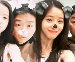 奶茶妹妹章泽天晒自拍狂秀恩爱 刘强东脸上的皱纹亮了