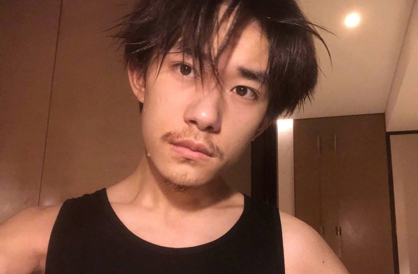 易烊千玺蓄须照曝光 男生留什么样的胡子会更好看?