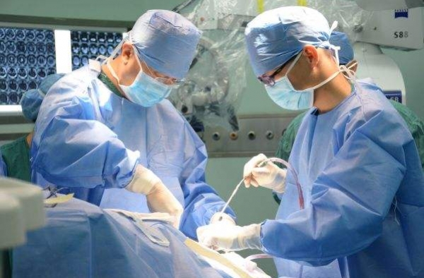 医生擅切子宫患者时隔一月才知晓 法院这样判决