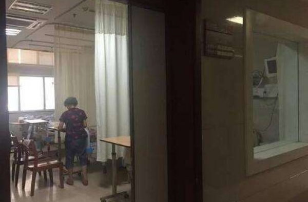 舍不得开空调热晕 杭州一老人在客厅热晕