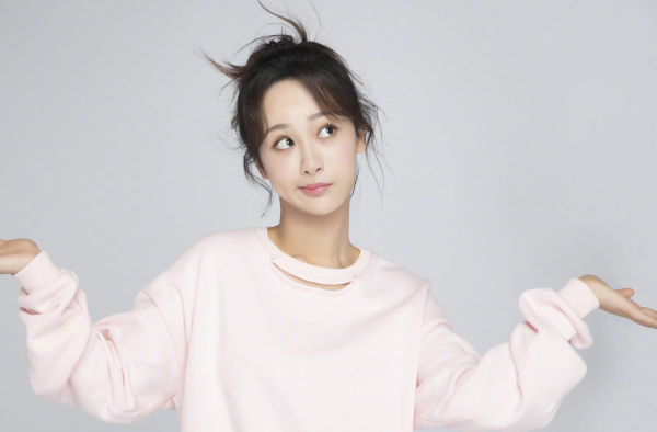 小花旦杨紫秒删微博物是人非 网友感叹贵圈无真爱！