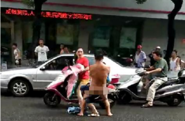 多地传裸男抢孩子 实为造谣？男子是精神病患者？