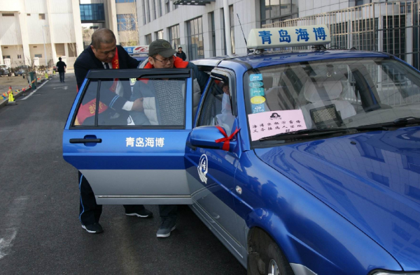 夜间加价乘客被撵怎么回事?又是女乘客?无理翻倍加价谁来管?