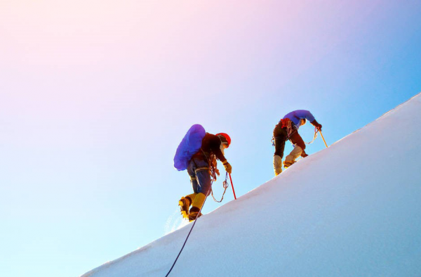 登山队遇雪崩遇难 九名遇难者均已离世