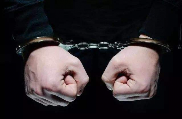 情侣跨省作案被抓获怎么回事? 两人一共诈骗了多少钱?