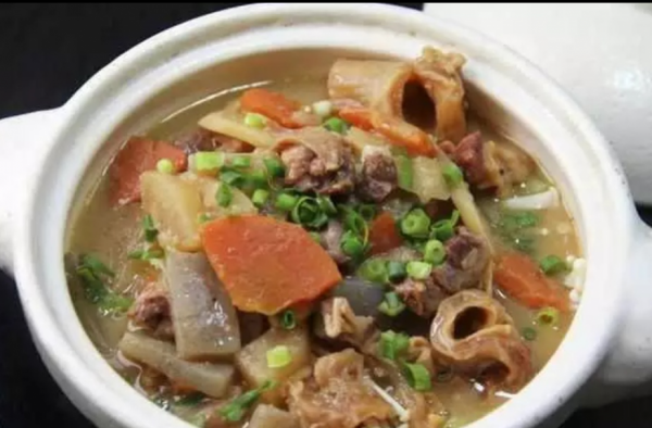 雪乡旅游热 不光景色美东西还好吃 东北美食攻略看过来