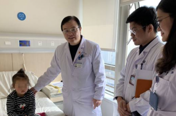 3岁小女孩乳腺癌怎么回事？3岁孩子也会患乳腺癌？