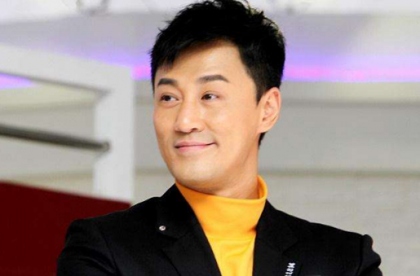 林峯承认与张馨月出游 两人低调同游日本九天