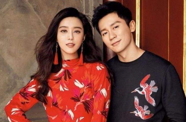 李晨现身英国餐厅 亲切互动 新年不陪女友范冰冰？
