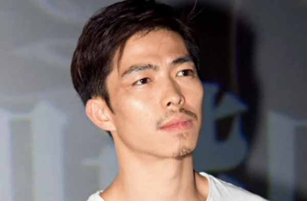 章宇经纪人说两人是钢铁直男友谊 相吻只因惜别不舍