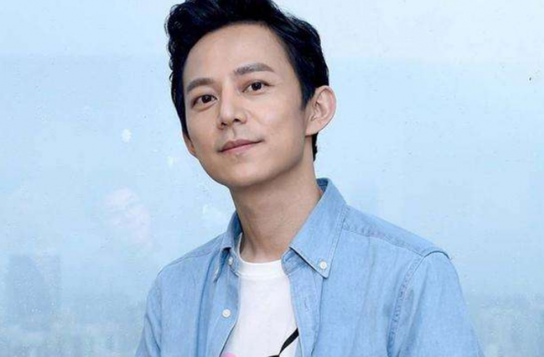 何炅好惨一男的 还愿中的何老师误人 何炅无辜中枪！