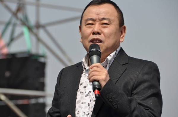 潘长江直播再回应 不认识蔡徐坤 全是蔡徐坤黑粉挑事？