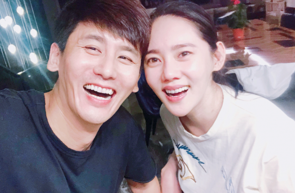 秋瓷炫儿子正面照曝光 一家三口录节目 不要太有爱