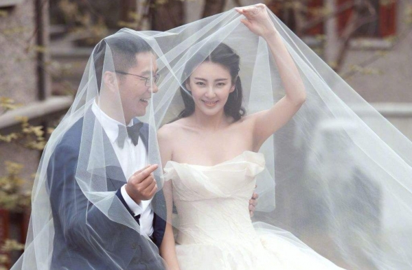 袁巴元否认新恋情 深夜发文劝告女方有些事情不要做