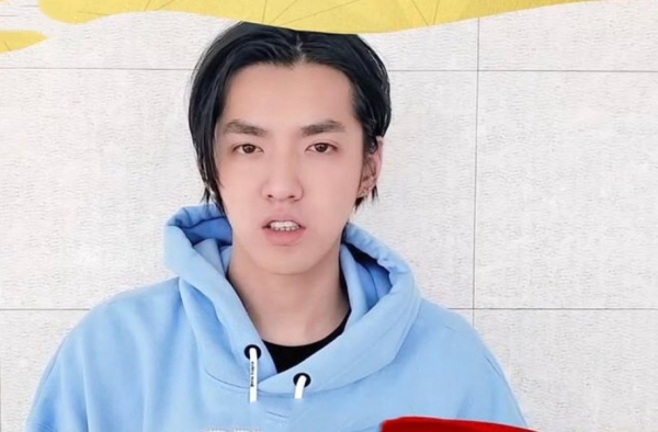 吴亦凡素颜照曝光 真实颜值惊呆路人 网友：不能比
