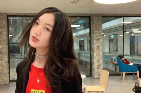 李嫣否认逛夜店 回复很硬核 网友：充分继承王菲风格