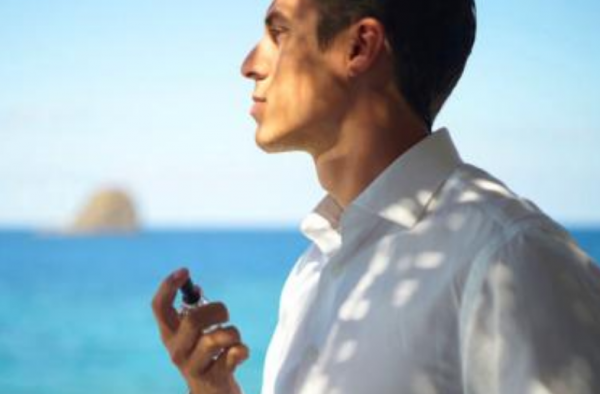 男人如何喷香水 正确喷香水的方法是什么呢？