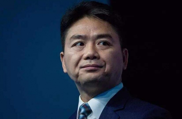刘强东卸任京东法定代表 网友：垂帘听政最舒服