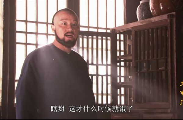 《大宅门》中宠溺白景琦的胡子头去了哪？并不是新宅门房的秉宽叔