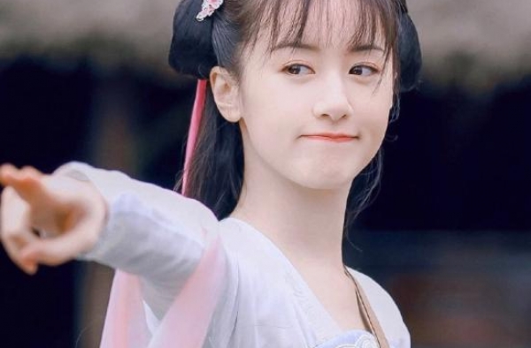 《琉璃》女主古装太可了，一套汉服几百到几万，上身简直太仙了