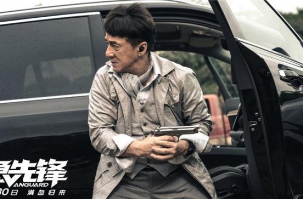 《急先锋》7辆黄金跑车街头漂移竞速，迪拜王子借车鼎力支持