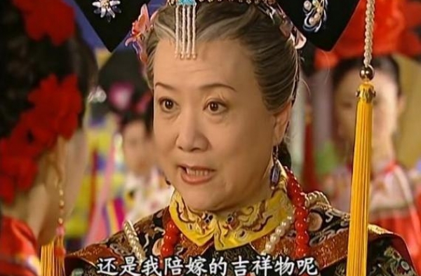 《还珠格格》中钮祜禄·甄嬛·老佛爷，更喜欢晴儿还是知画呢？