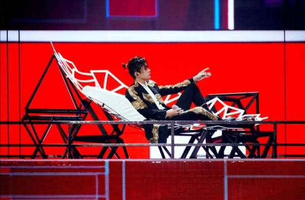 易烊千玺、Katy Perry嗨翻全场，2020猫晚收视第一
