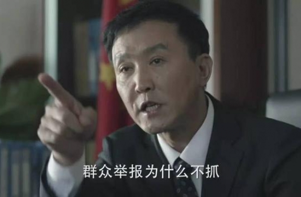 38岁才爆红，结婚44年零绯闻，女儿是他的骄傲