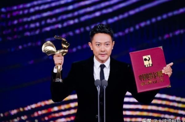 他在金鸡奖土嗨，背后是被插刀、骗婚坎坷和8年来什么都演的努力