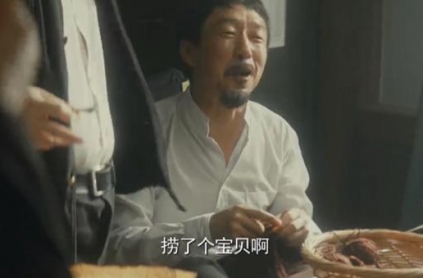 《隐秘而伟大》：平平无奇李队长，实则世事洞明，织善因，得善果