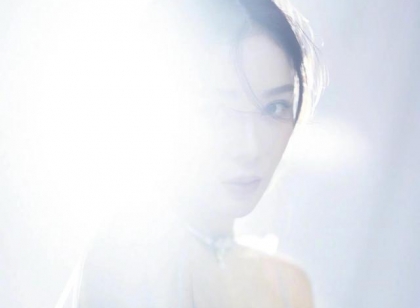 袁姗姗冻成冰雪女王，盛典上的仙女姗简直美爆仙女裙太好看了
