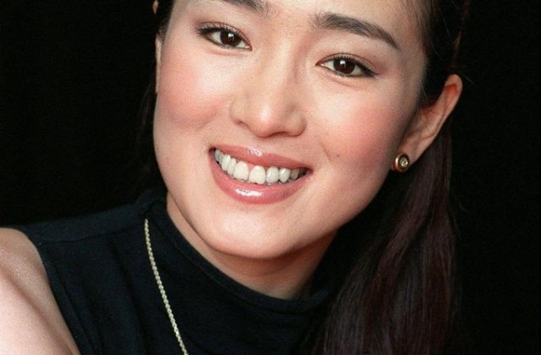三料影后，巩俐、章子怡、周迅、周冬雨，谁更有实力？