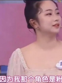 小魔仙美雪长大撞脸戚薇，变学霸美到认不出，美琪却成网红已当妈