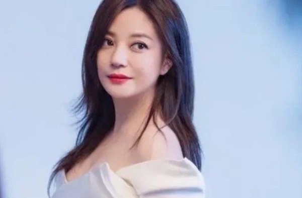 赵薇久违重拍电视剧，搭档华鼎奖十佳男演员，相差三岁CP感超强