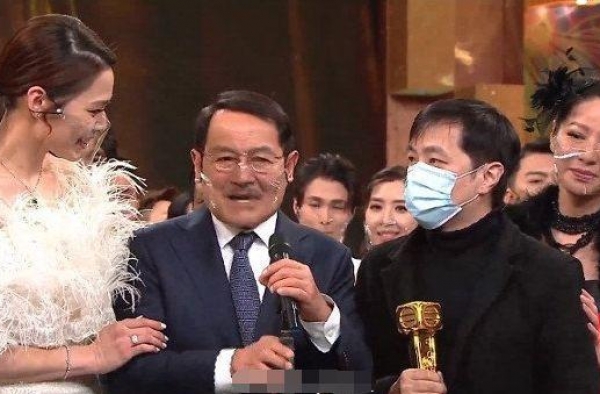 刘丹谈7岁小糯米近况，闭口不提杨幂，杨幂已近一年没看望女儿？